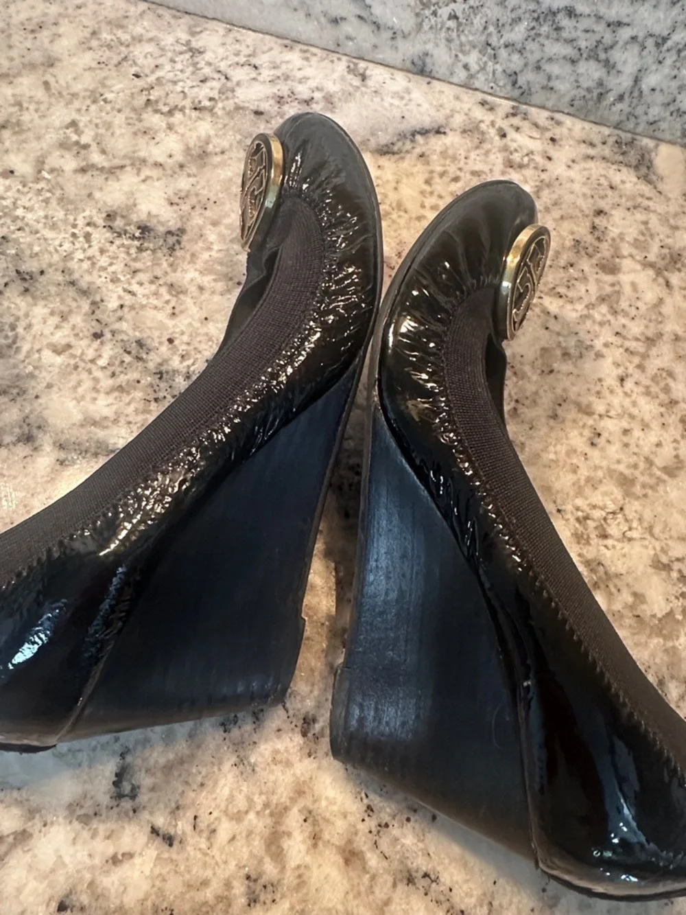 Tory Burch Caroline Wedge – Naplak/Elastic - Size 6 Black/Black